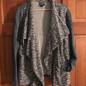 Lucky brand cardigan 🍀